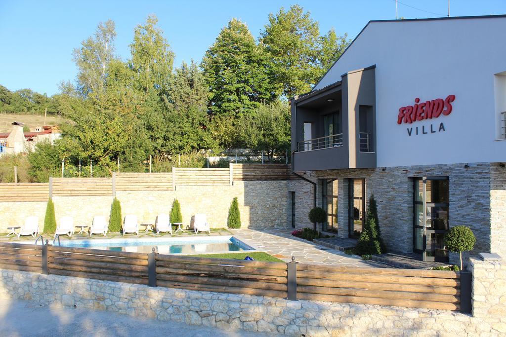 Family Hotel Friends Villa Enchets Exterior foto